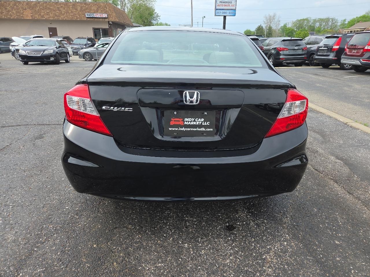 Honda Civic LX Sedan 5-Speed AT 2012