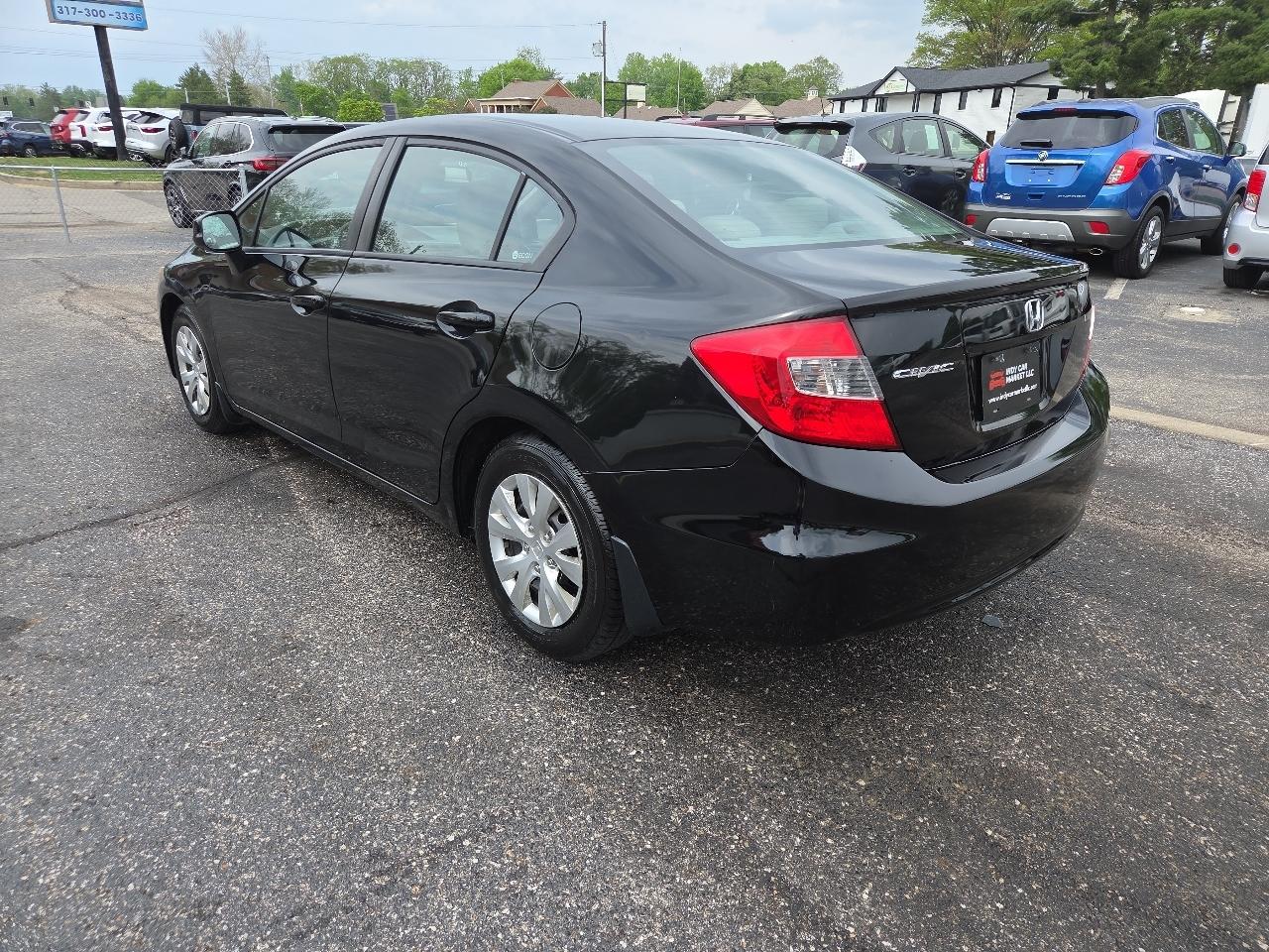 Honda Civic LX Sedan 5-Speed AT 2012