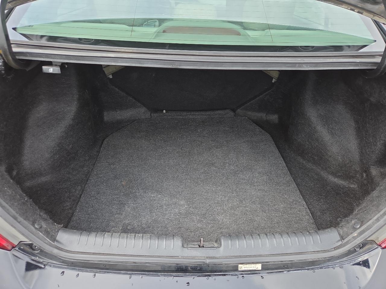 Honda Civic LX Sedan 5-Speed AT 2012