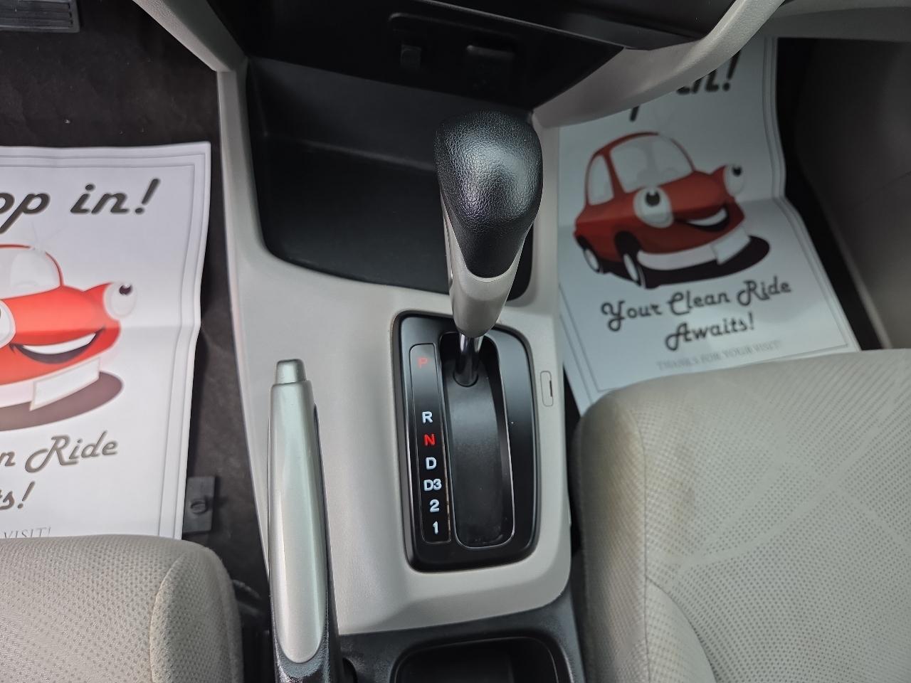 Honda Civic LX Sedan 5-Speed AT 2012