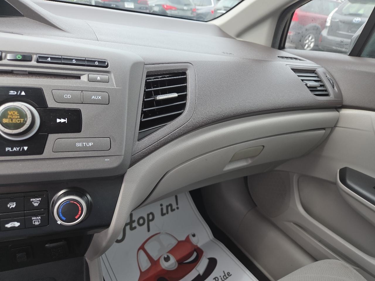 Honda Civic LX Sedan 5-Speed AT 2012