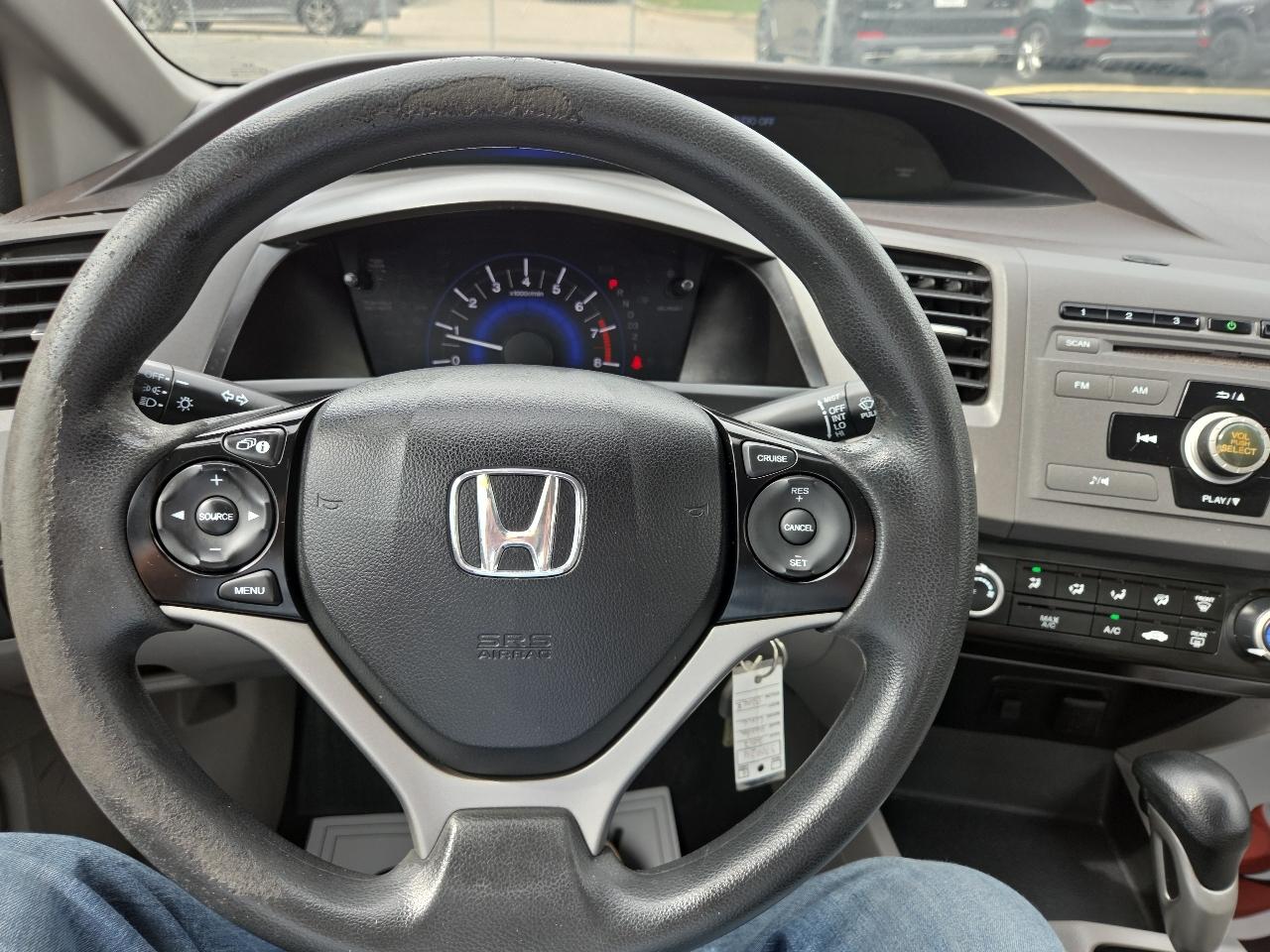 Honda Civic LX Sedan 5-Speed AT 2012