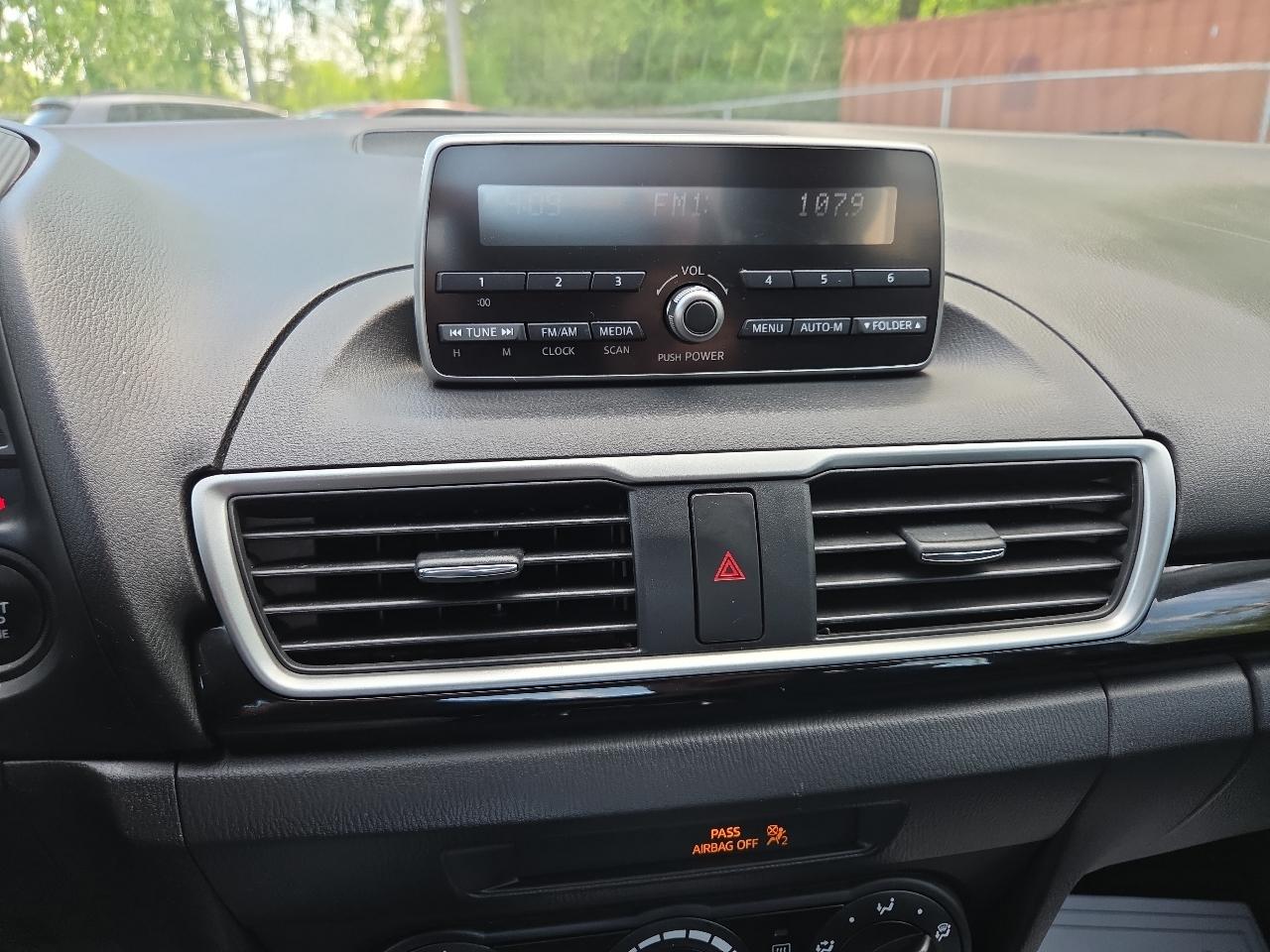 Mazda MAZDA3 i Sport AT 4-Door 2014