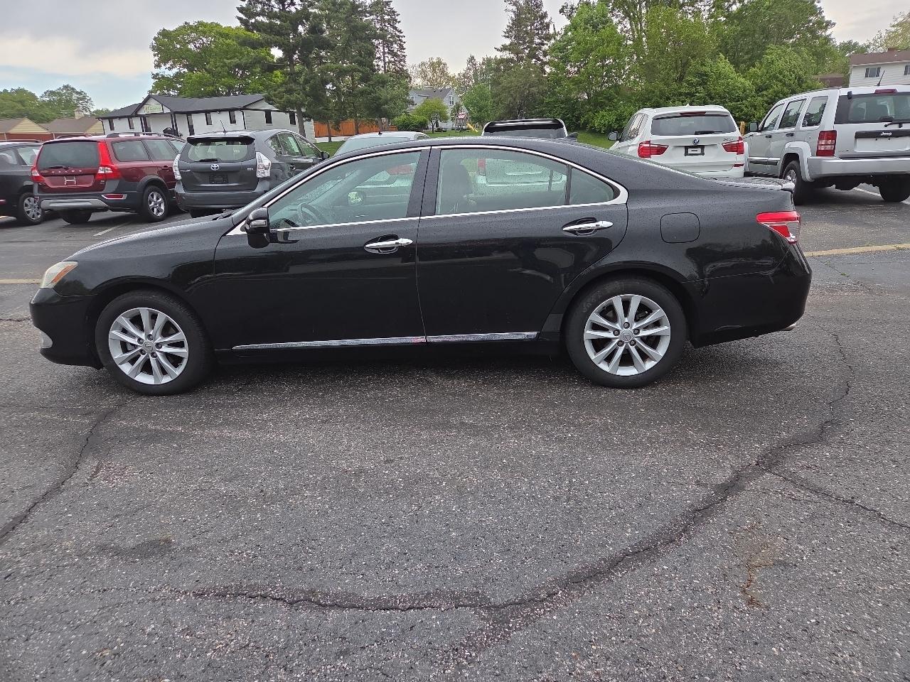 Lexus ES 350 Sedan 2012