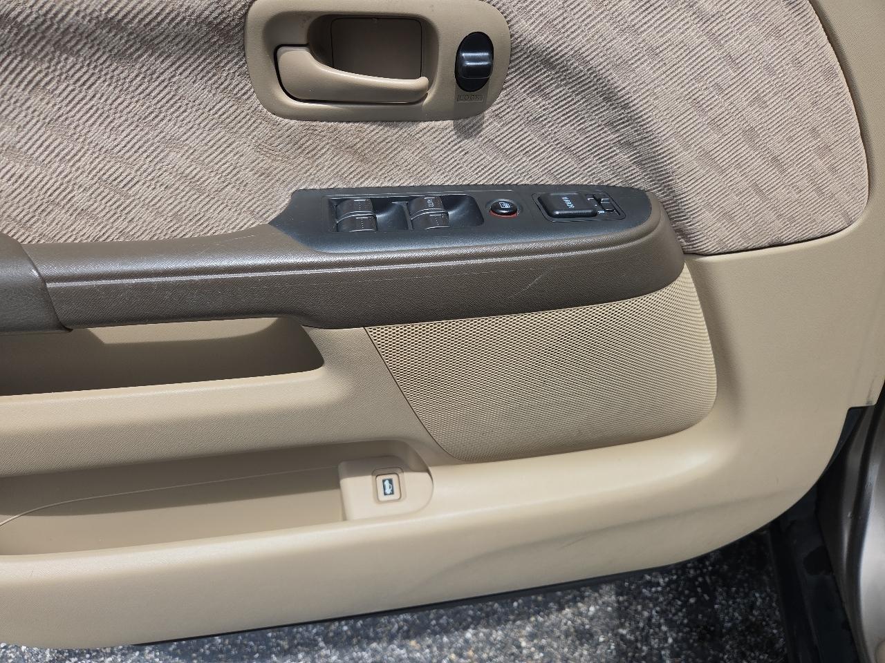 Honda CR-V LX 2WD AT 2005