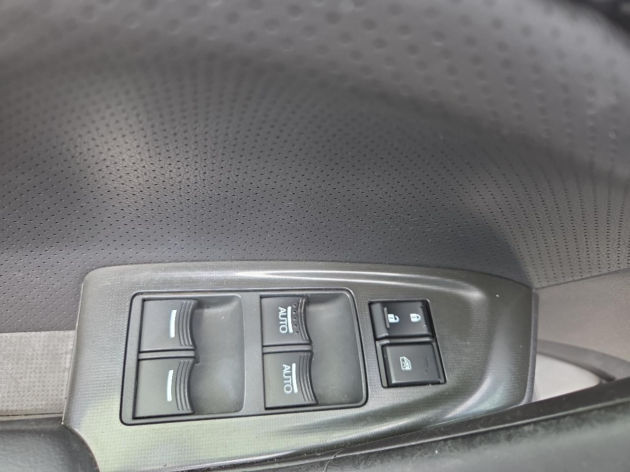 Acura TSX 5-Speed AT with Tech Package 2012