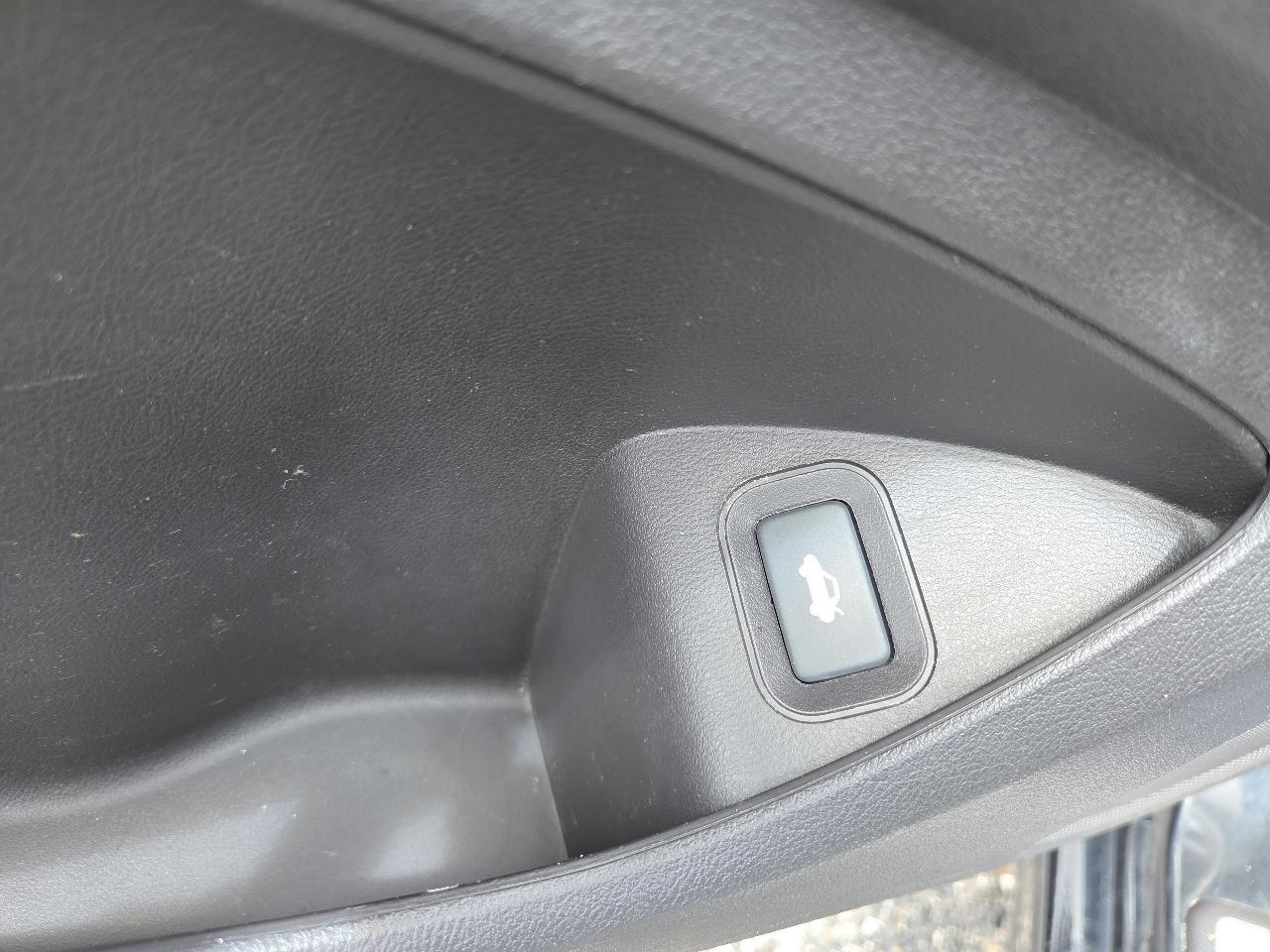 Acura TSX 5-Speed AT with Tech Package 2012
