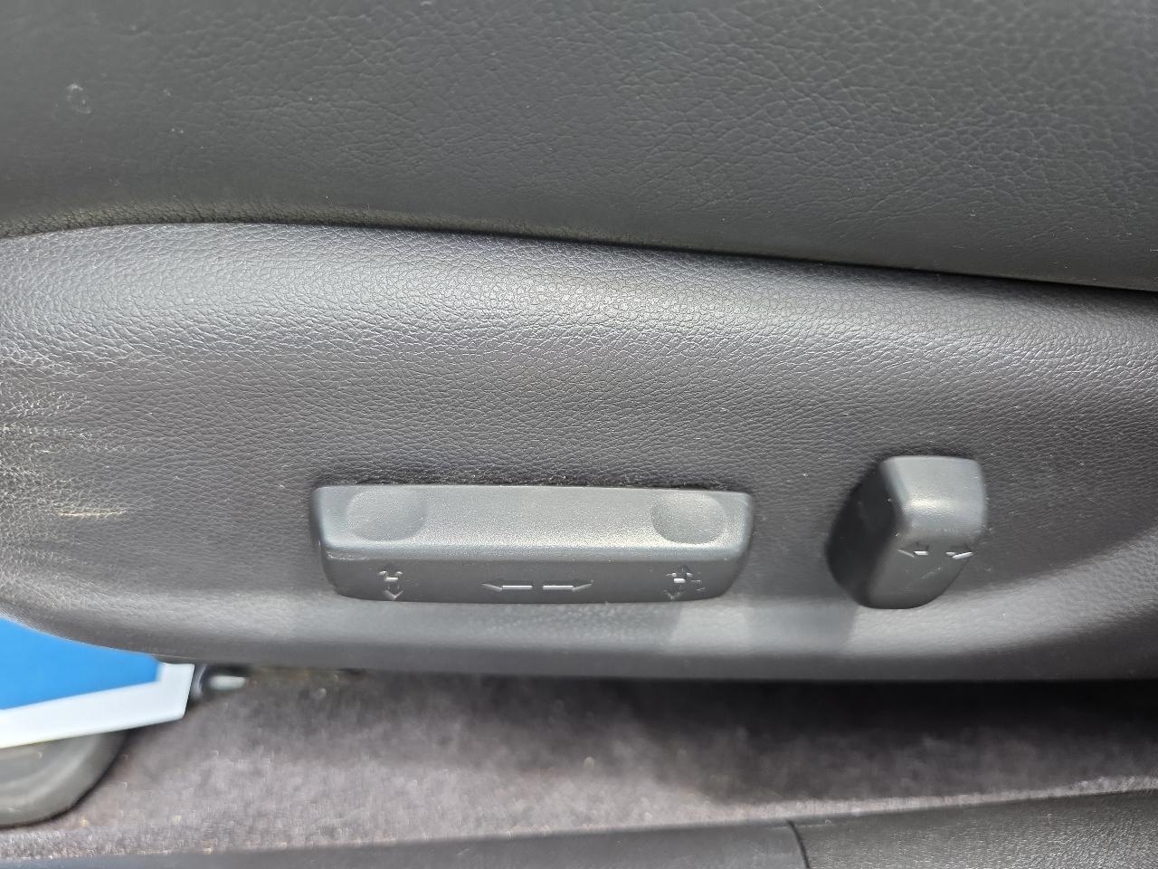 Acura TSX 5-Speed AT with Tech Package 2012