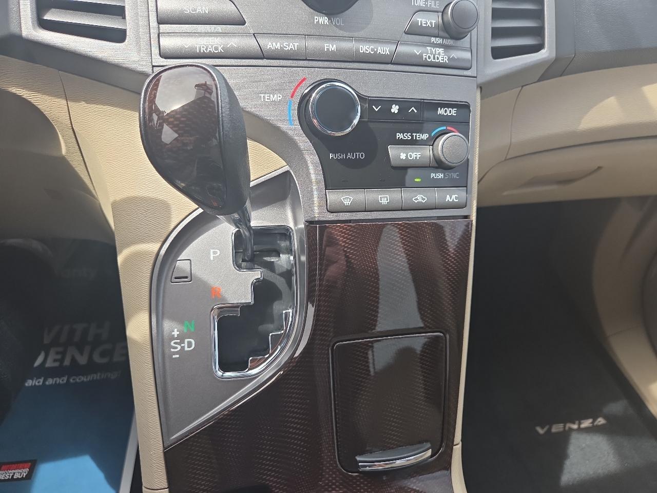 Toyota Venza LE 4D SUV FWD 4cyl 2009