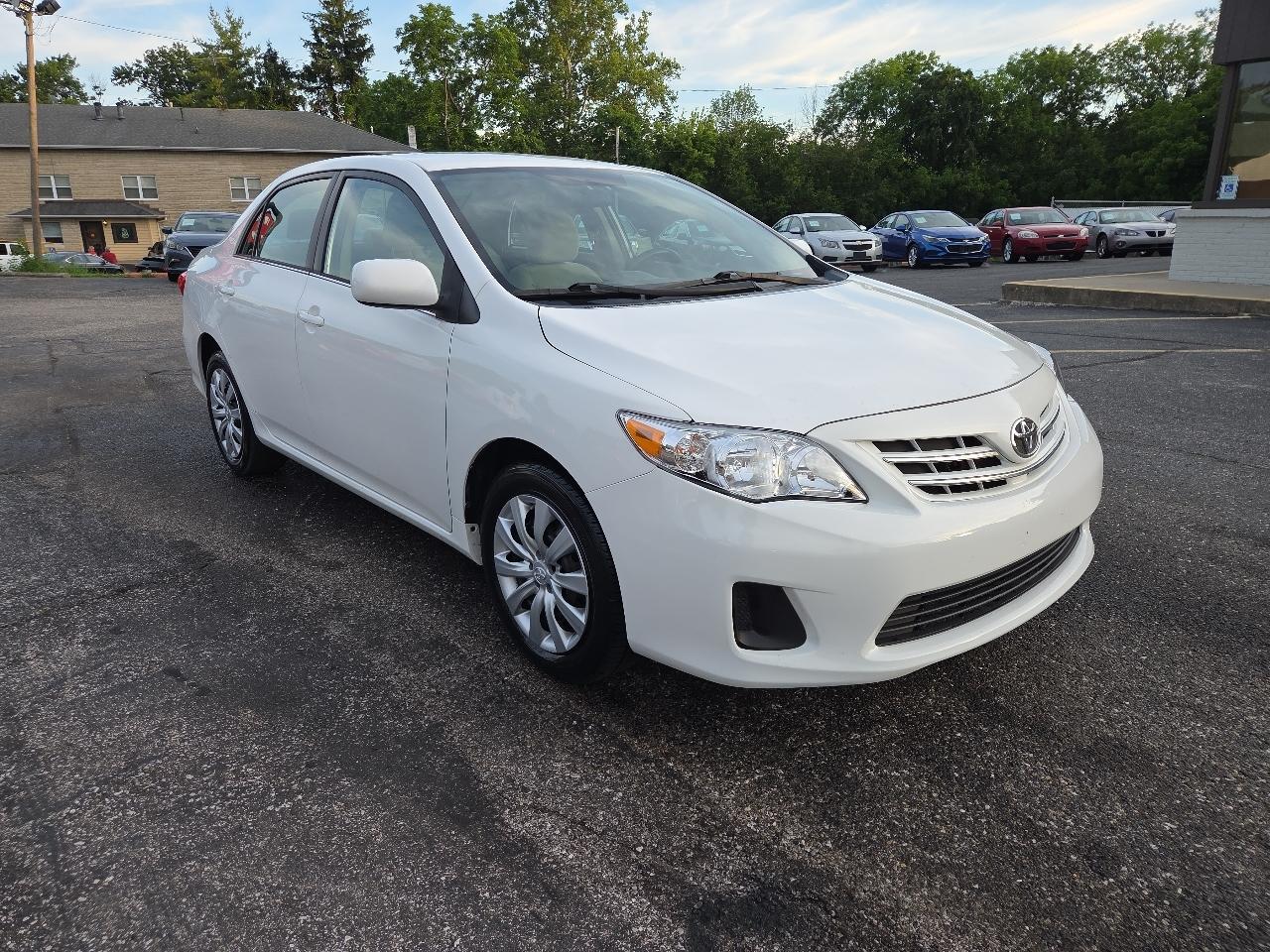 Toyota Corolla LE 4-Speed AT 2013