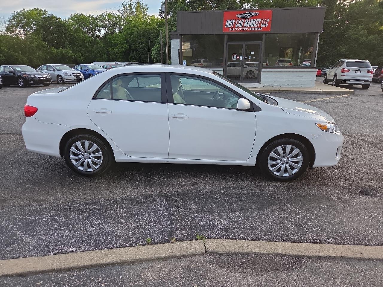 Toyota Corolla LE 4-Speed AT 2013
