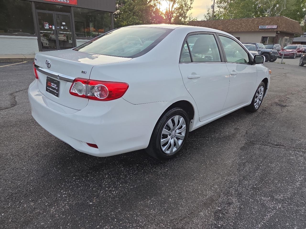 Toyota Corolla LE 4-Speed AT 2013