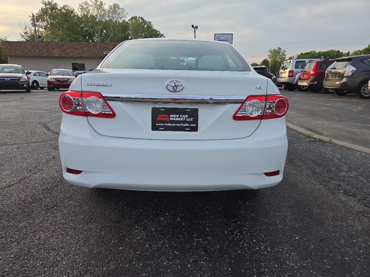 Toyota Corolla LE 4-Speed AT 2013