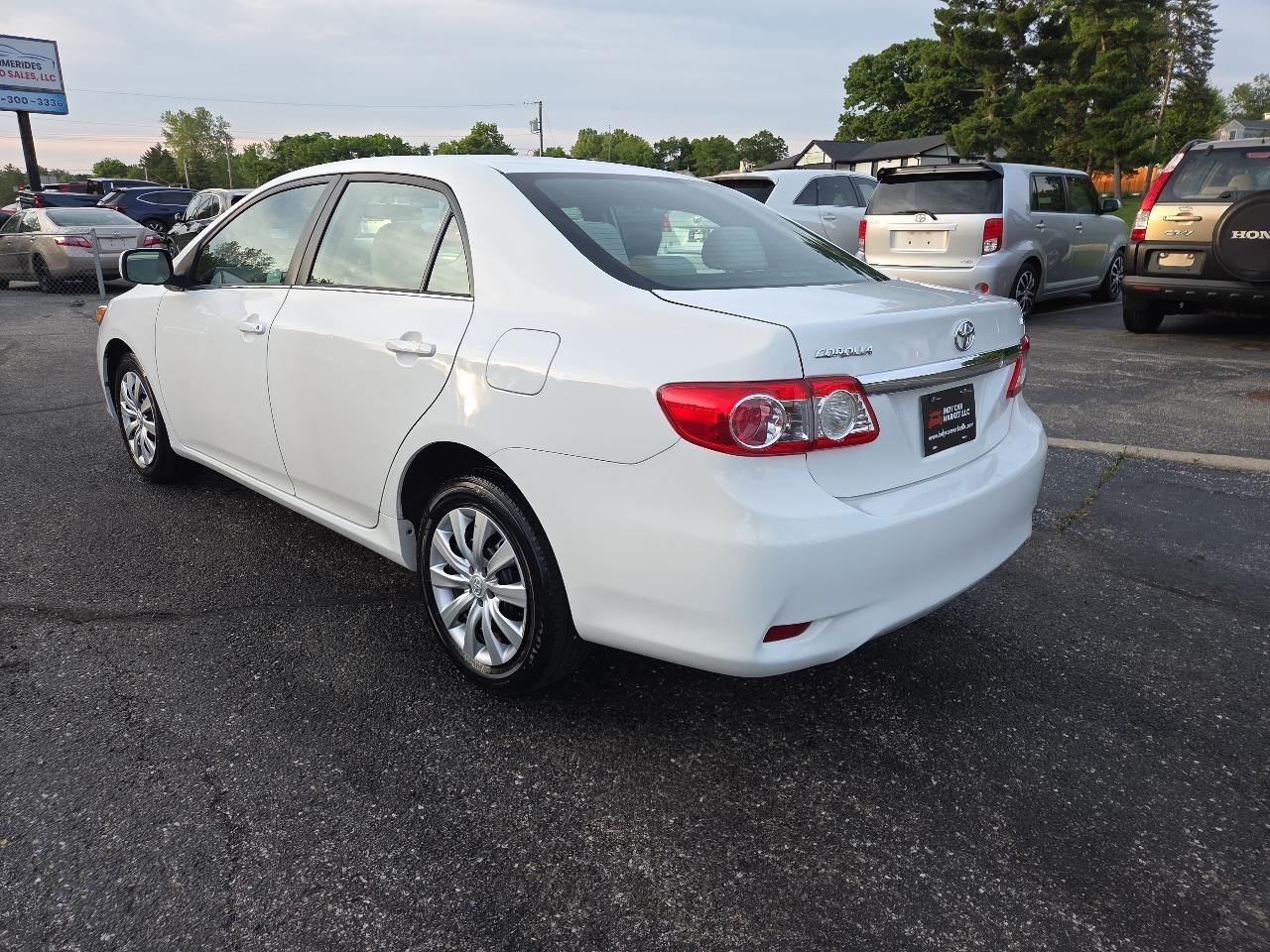 Toyota Corolla LE 4-Speed AT 2013
