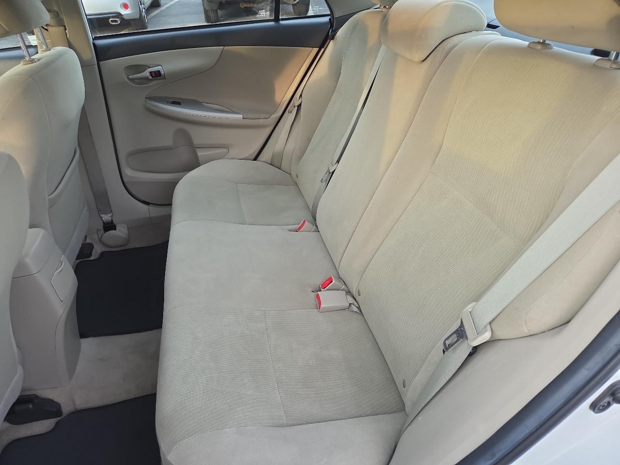 Toyota Corolla LE 4-Speed AT 2013