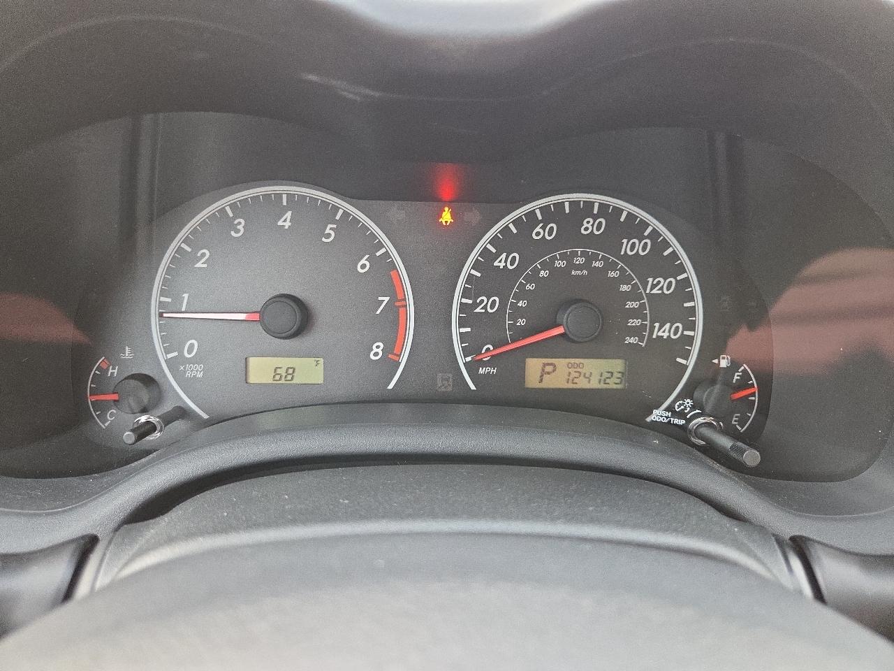 Toyota Corolla LE 4-Speed AT 2013