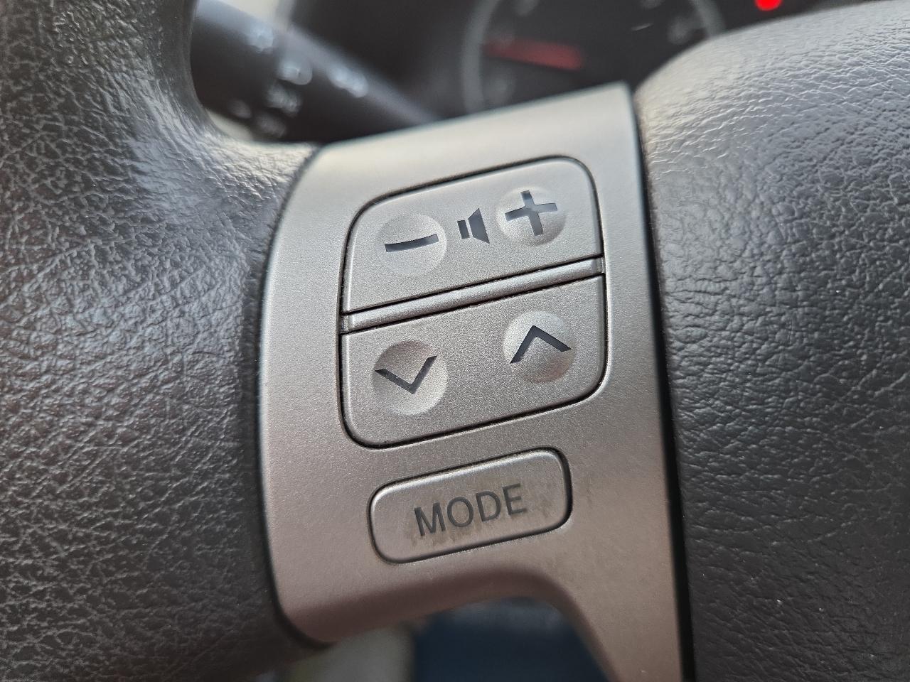 Toyota Corolla LE 4-Speed AT 2013