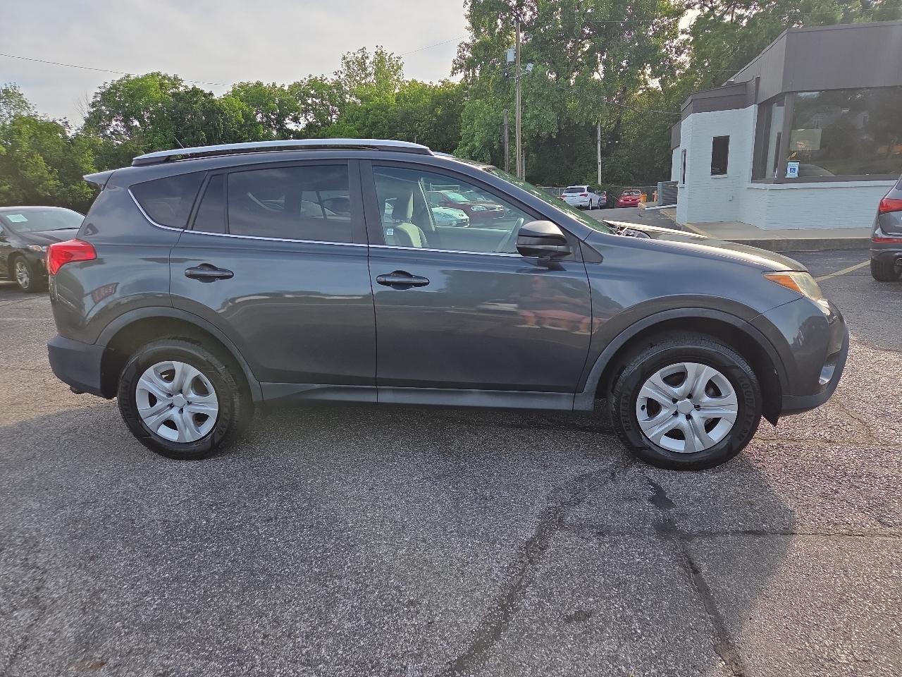 Toyota RAV4 LE AWD 2013