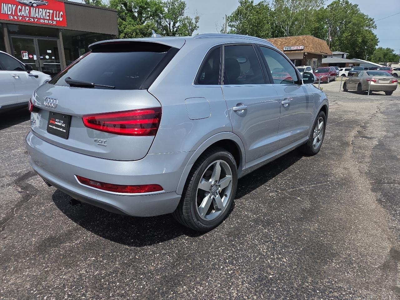 Audi Q3 2.0T quattro Premium Plus 2015
