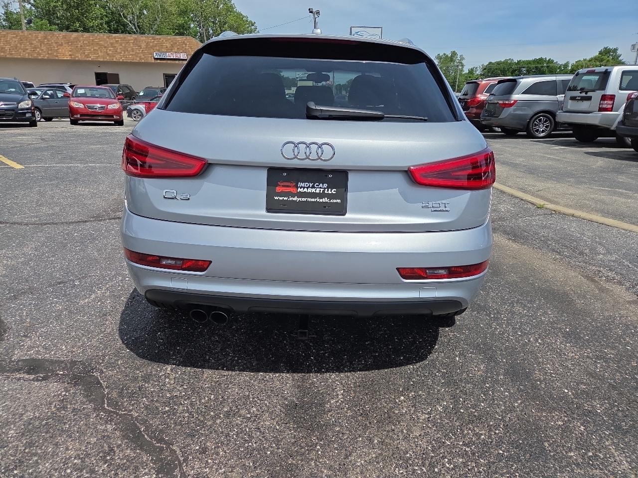 Audi Q3 2.0T quattro Premium Plus 2015