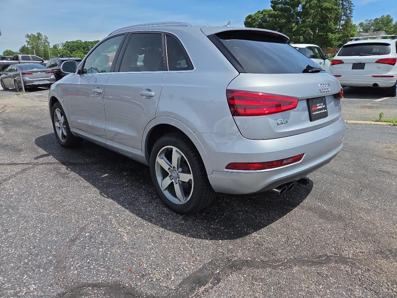 Audi Q3 2.0T quattro Premium Plus 2015