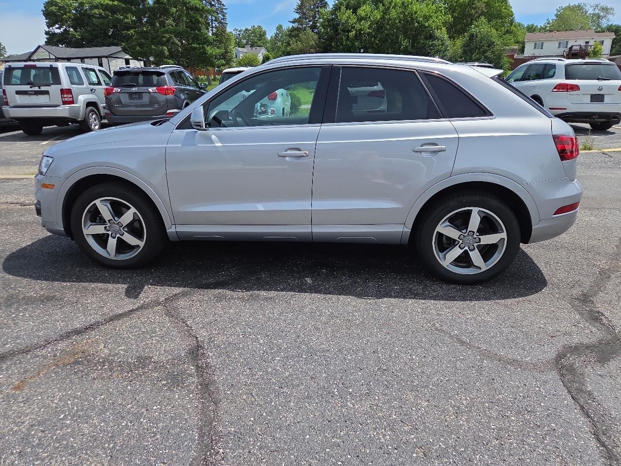 Audi Q3 2.0T quattro Premium Plus 2015