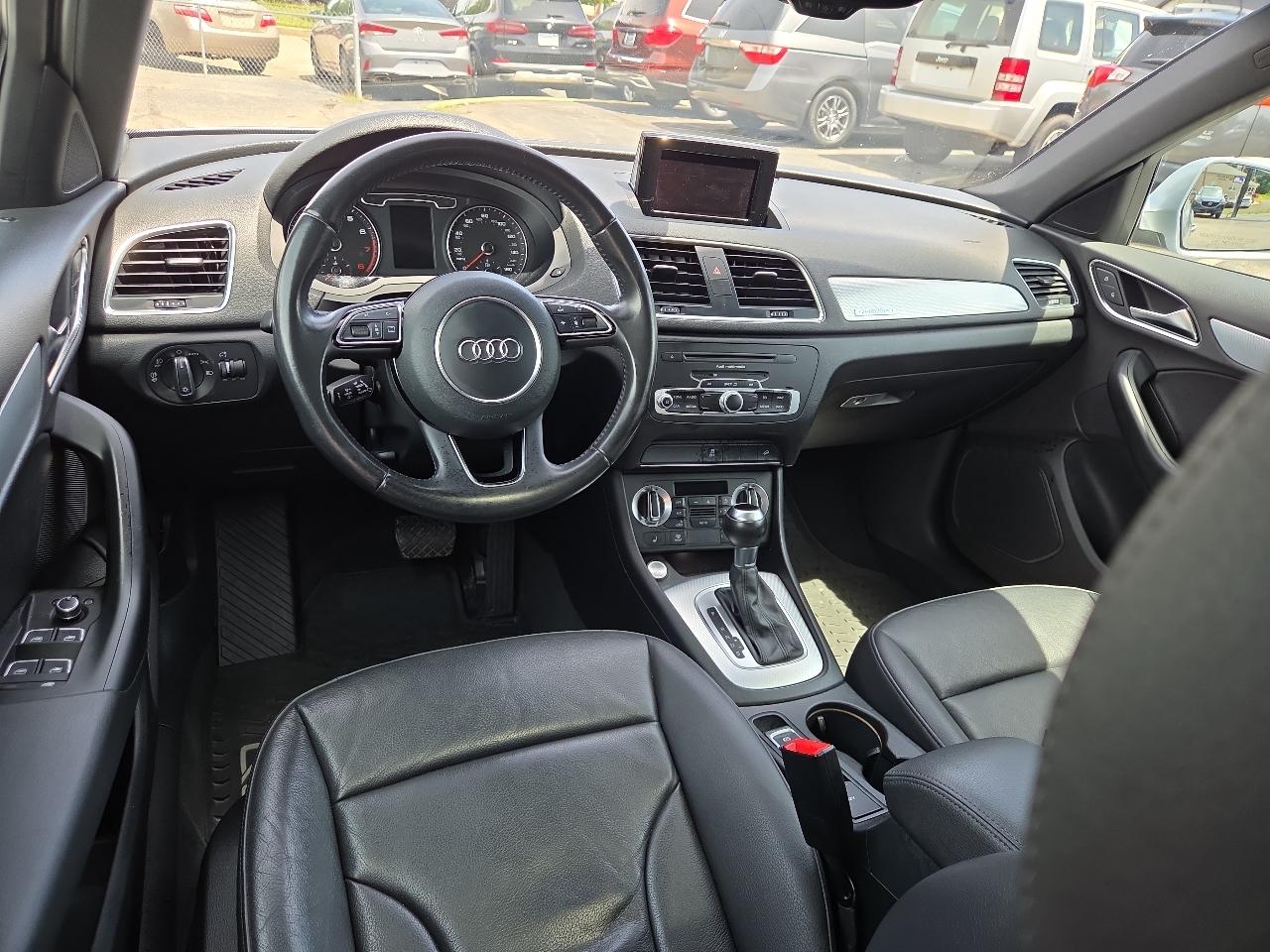 Audi Q3 2.0T quattro Premium Plus 2015