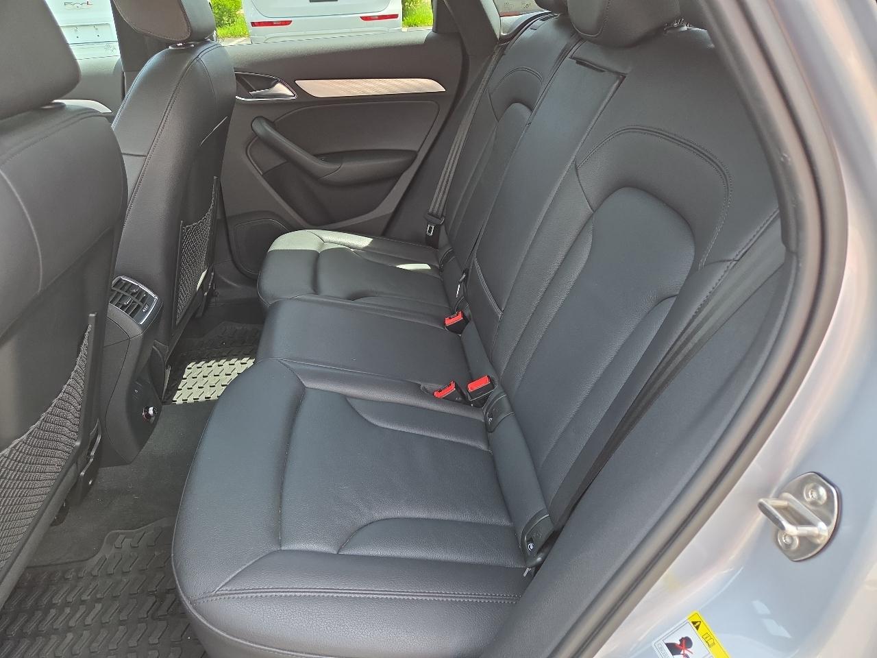 Audi Q3 2.0T quattro Premium Plus 2015