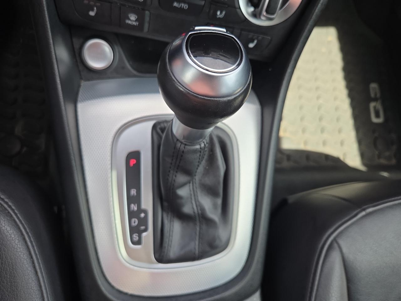 Audi Q3 2.0T quattro Premium Plus 2015