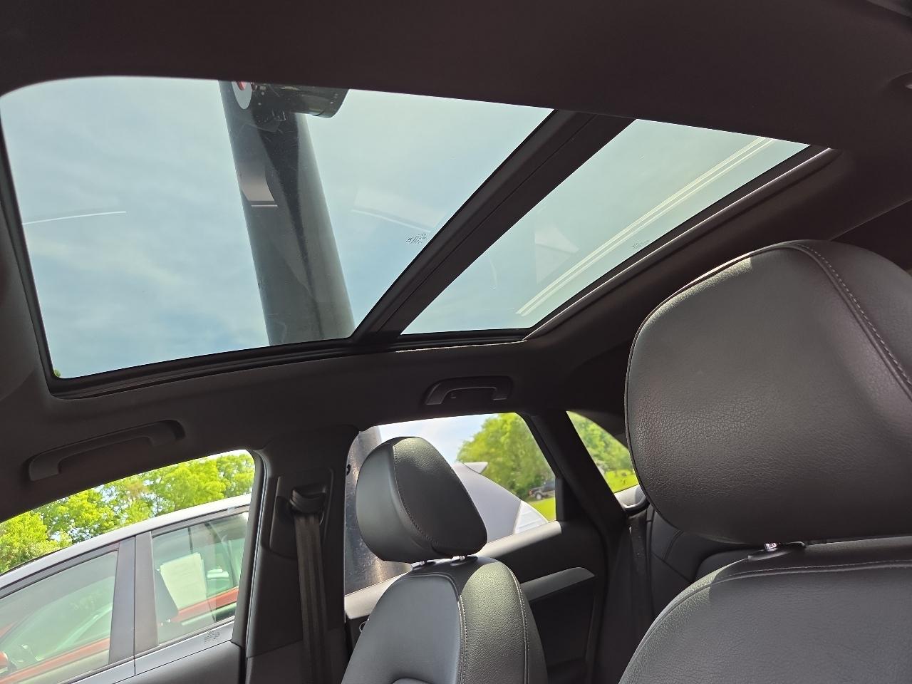 Audi Q3 2.0T quattro Premium Plus 2015