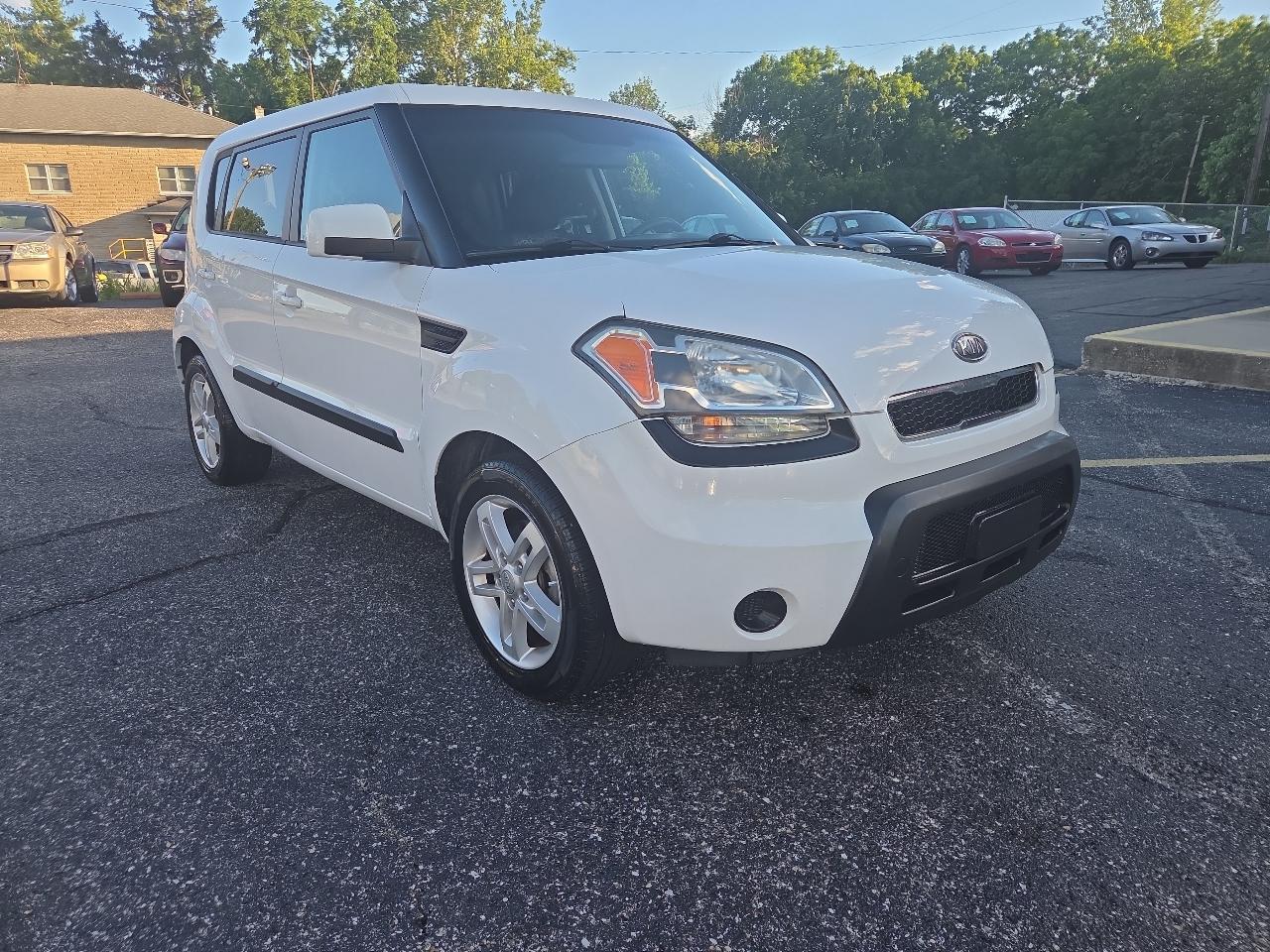 Kia Soul + 2011