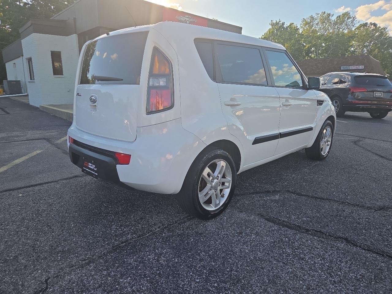 Kia Soul + 2011