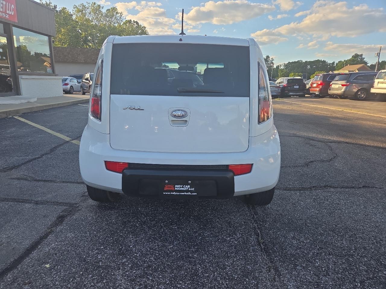 Kia Soul + 2011