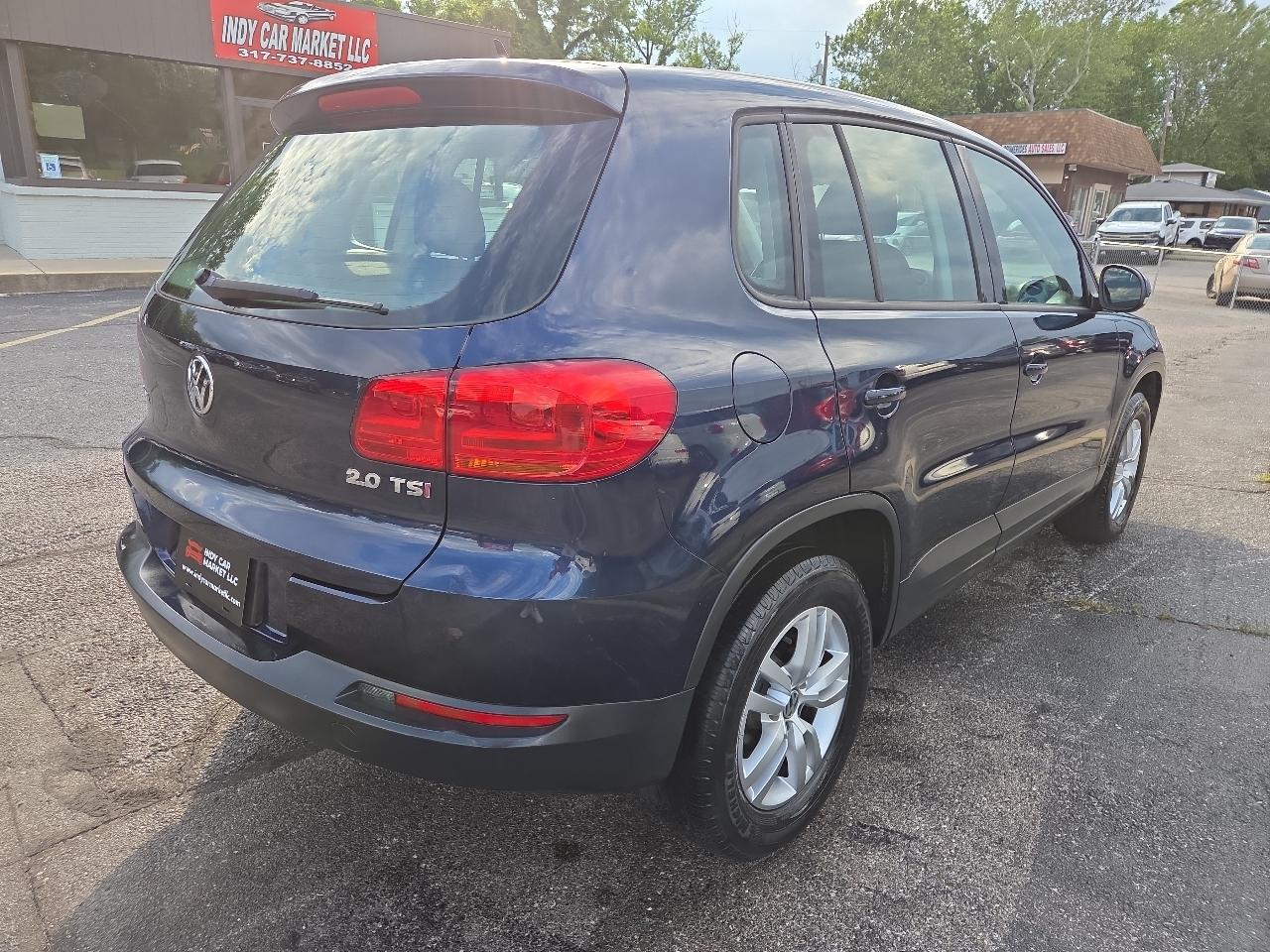 Volkswagen Tiguan S 2014