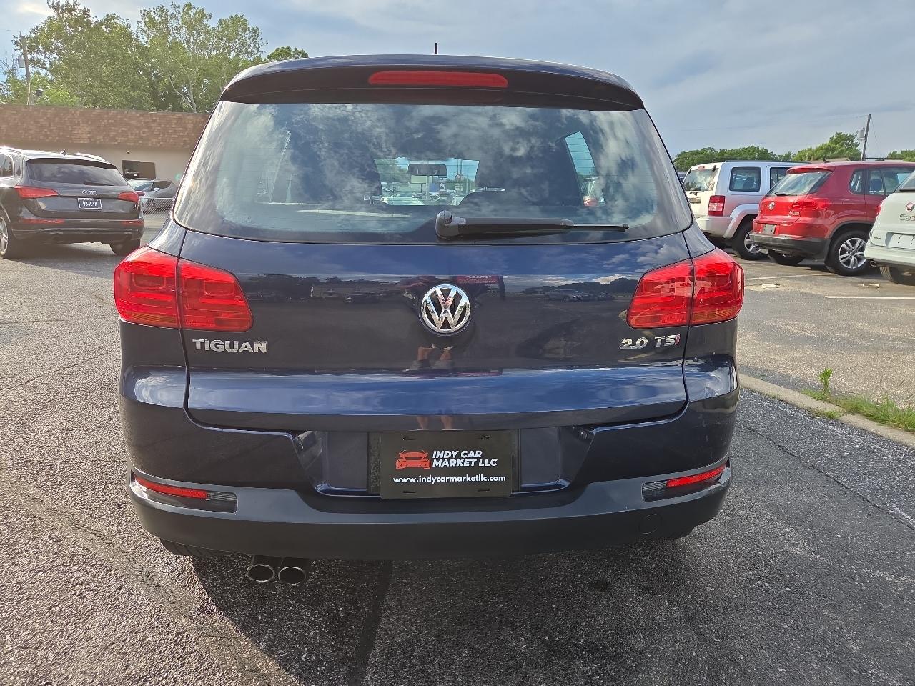 Volkswagen Tiguan S 2014