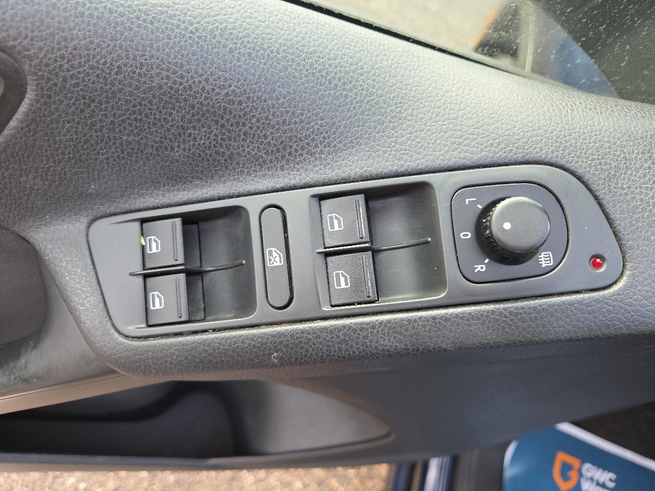 Volkswagen Tiguan S 2014