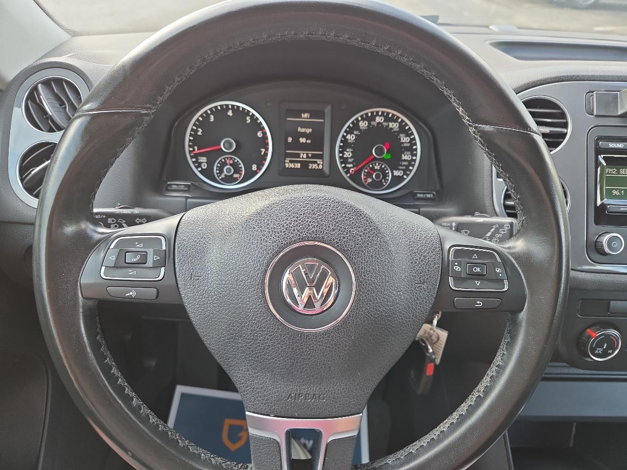 Volkswagen Tiguan S 2014