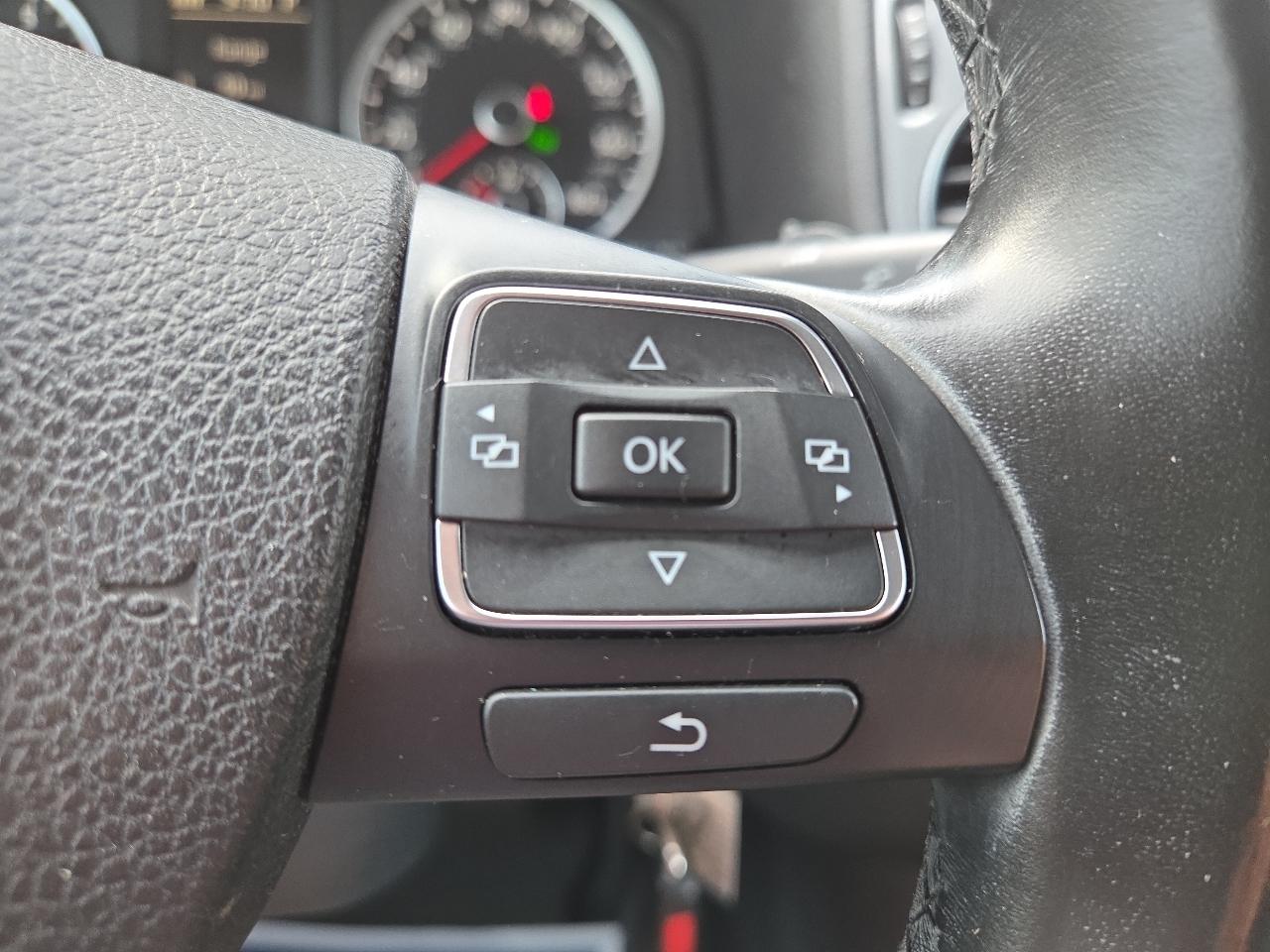 Volkswagen Tiguan S 2014