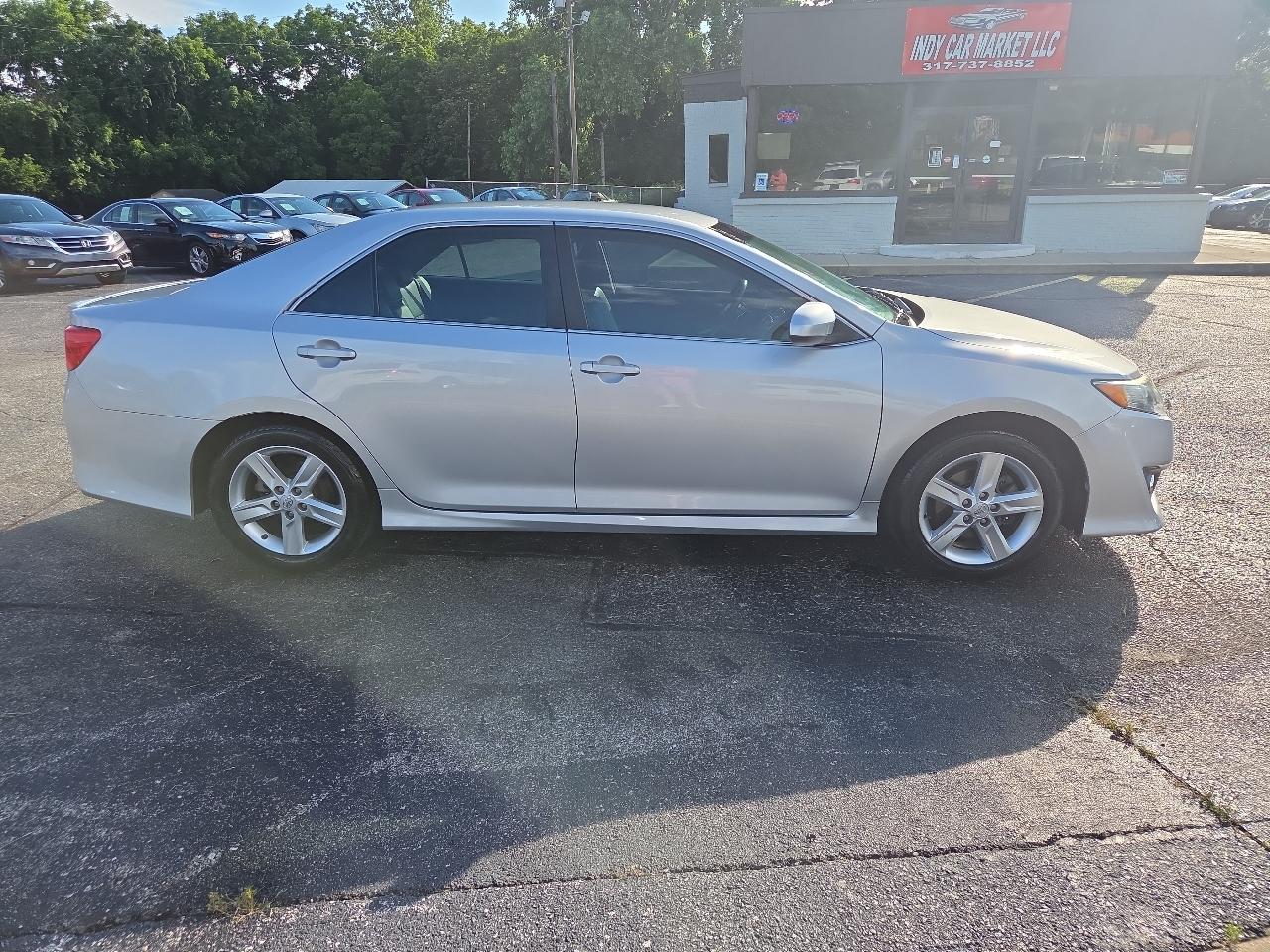 Toyota Camry SE 2012