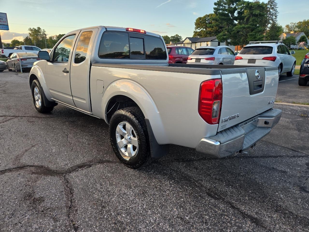 Nissan Frontier SV V6 King Cab 4WD 2012