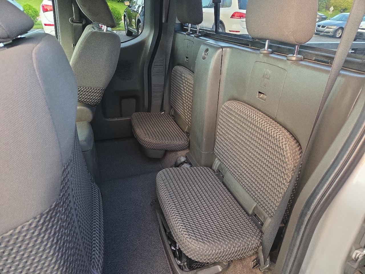 Nissan Frontier SV V6 King Cab 4WD 2012