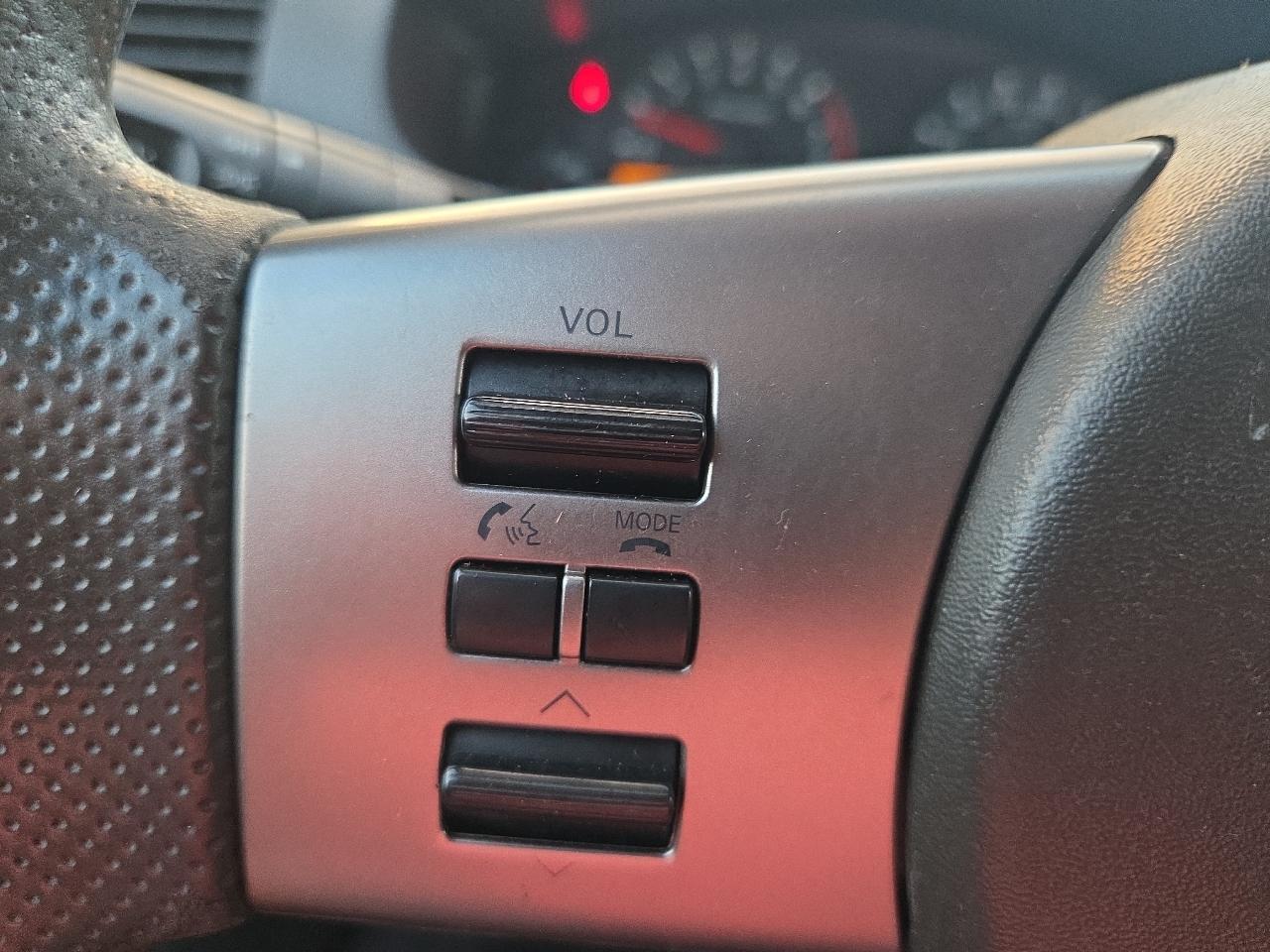 Nissan Frontier SV V6 King Cab 4WD 2012