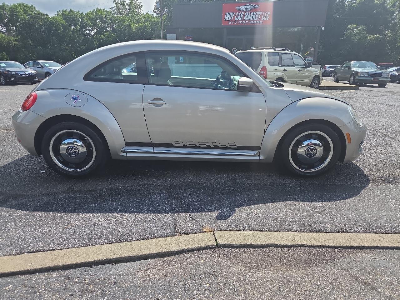 Volkswagen Beetle 2.5L 2012