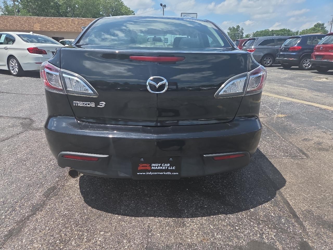 Mazda MAZDA3 i Touring 4-door 2011