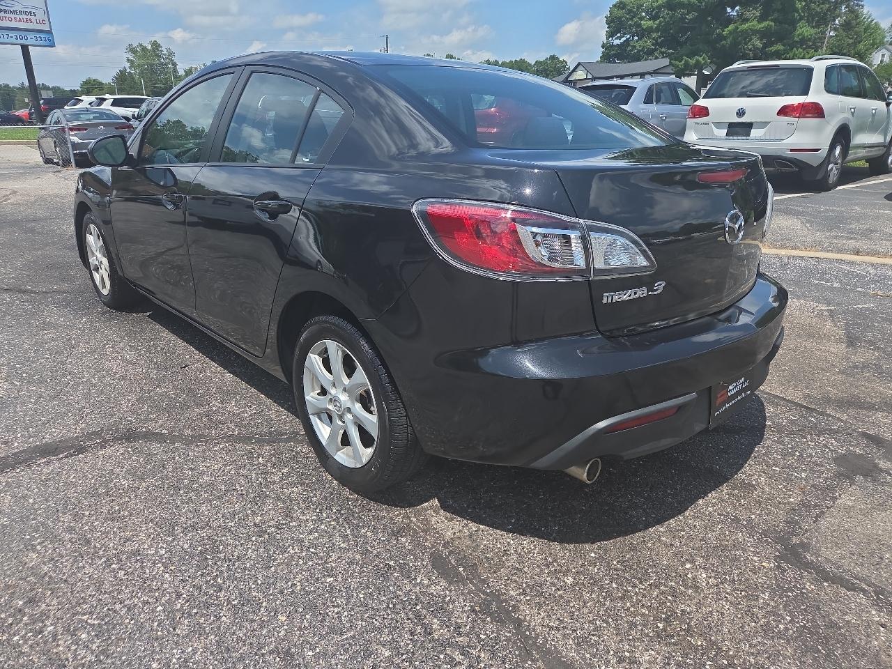 Mazda MAZDA3 i Touring 4-door 2011