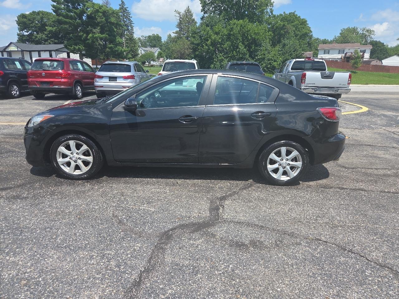 Mazda MAZDA3 i Touring 4-door 2011