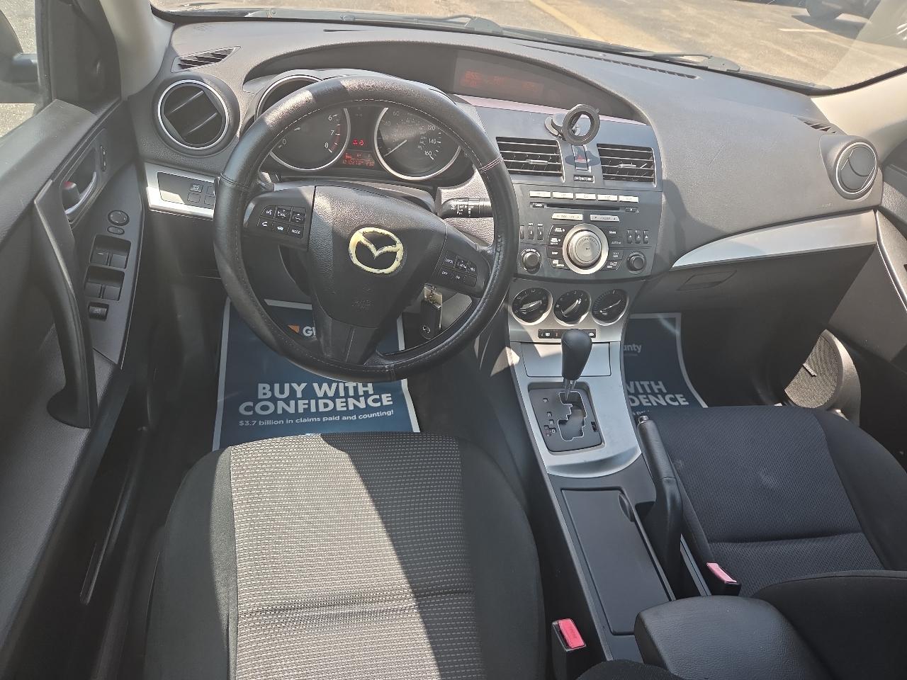 Mazda MAZDA3 i Touring 4-door 2011