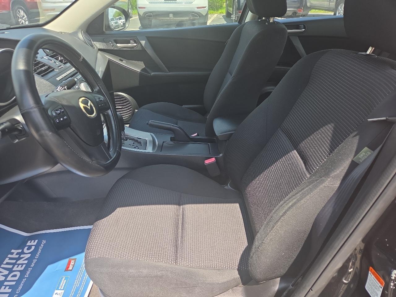 Mazda MAZDA3 i Touring 4-door 2011