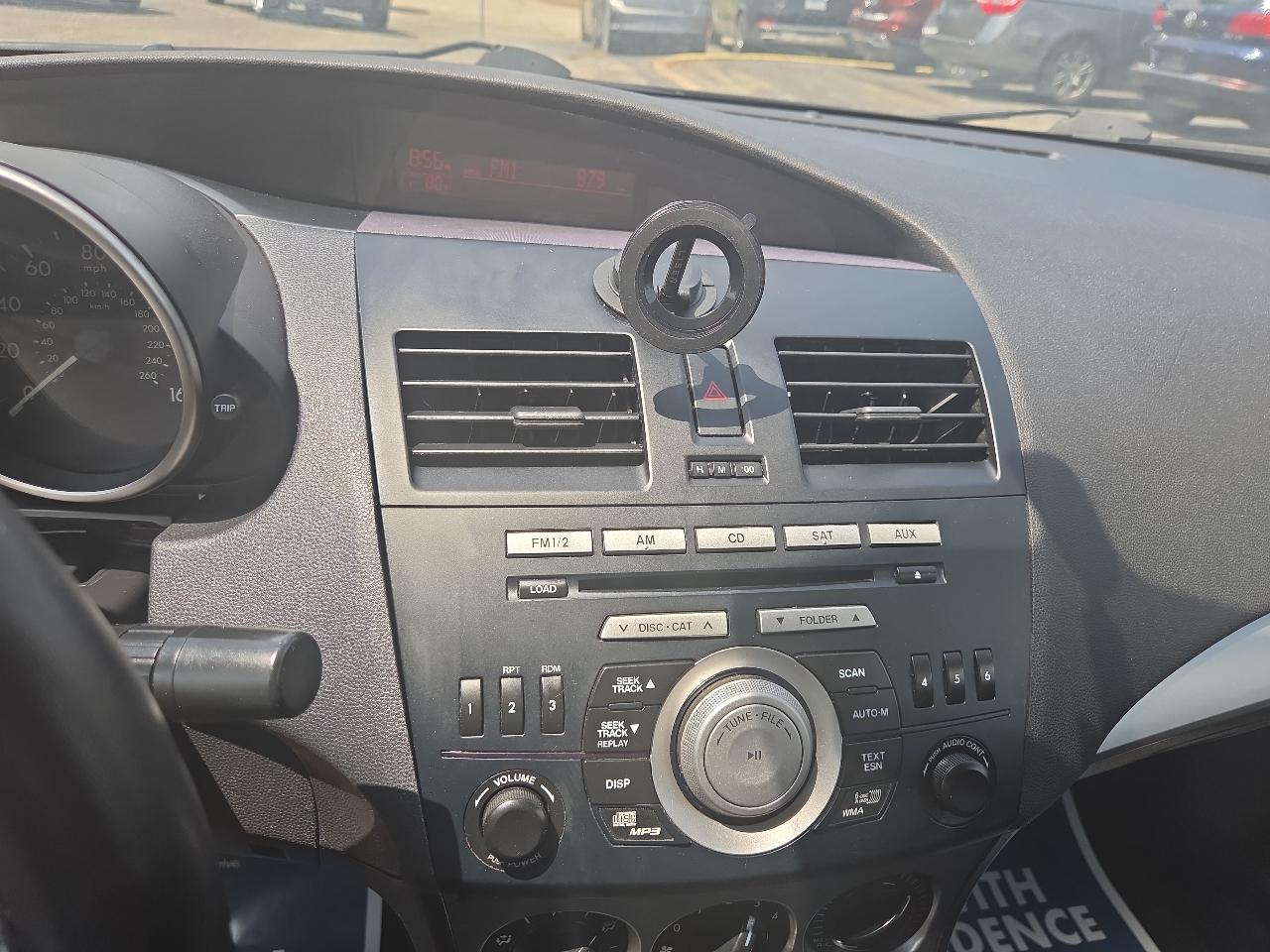 Mazda MAZDA3 i Touring 4-door 2011