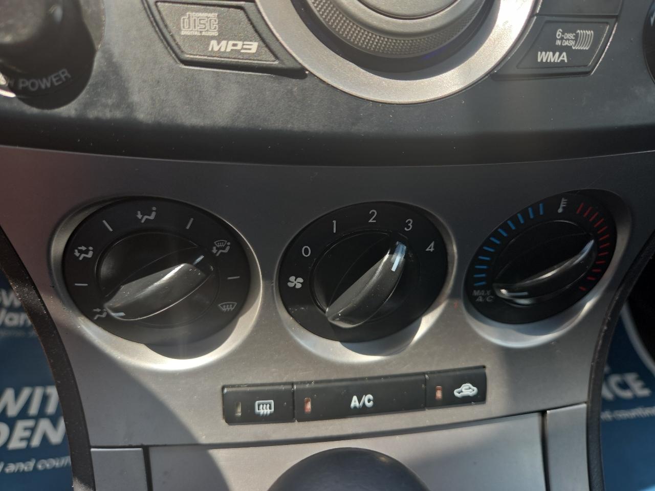 Mazda MAZDA3 i Touring 4-door 2011